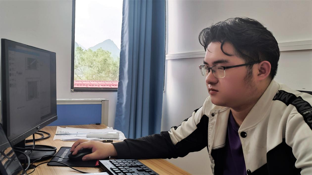 实习期间用罗耿神运用BIM技术对施工星空体育(中国)官方网站-xingkong sports
进行建模
