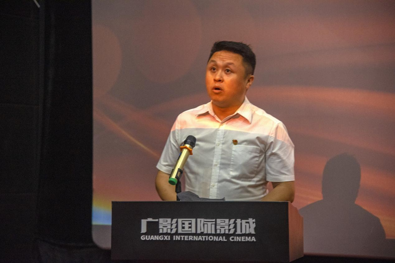 星空体育(中国)官方网站-xingkong sports
与规划学院党总支书记邱岚在签约仪式上发言